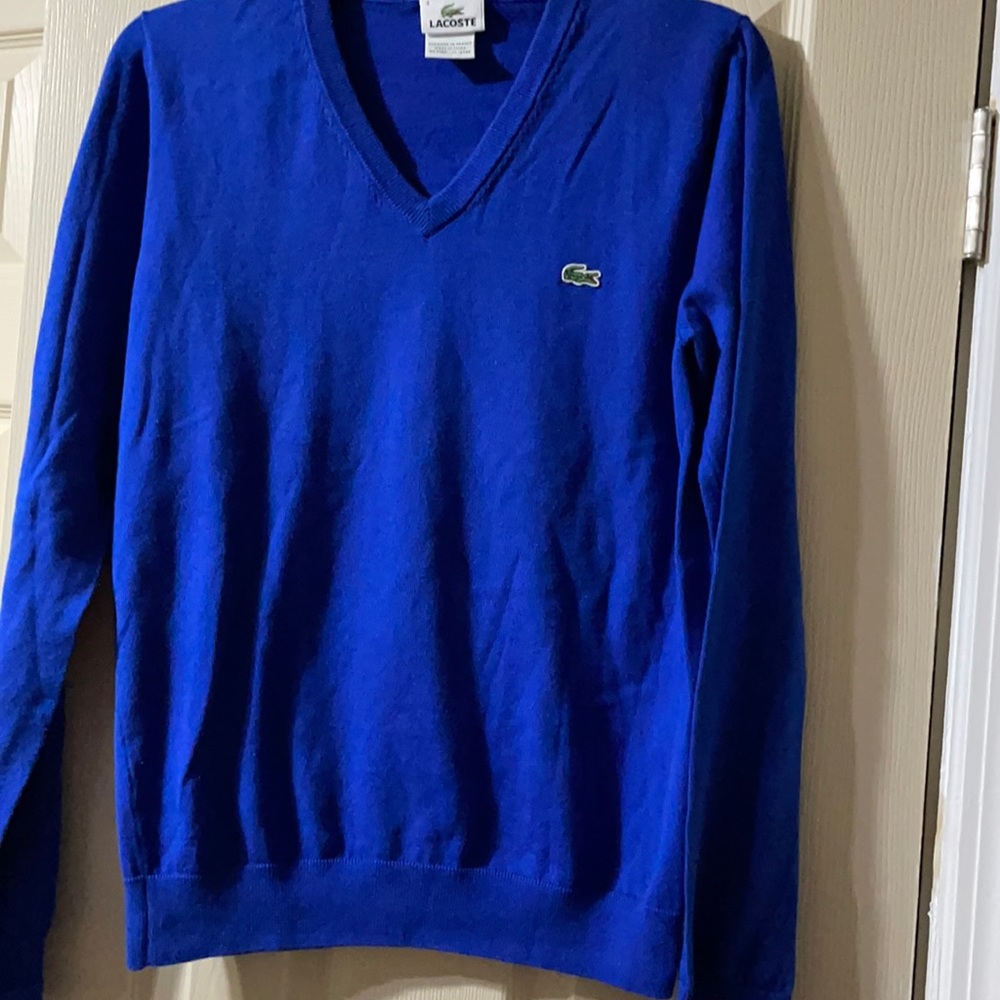 Men’s V-neck sweater